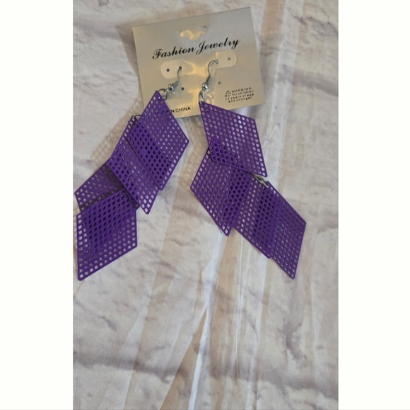 Purple Retro Dangle Earrings - Picture 4 of 4